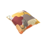 Image de Coussin décoratif avec passepoil bordo